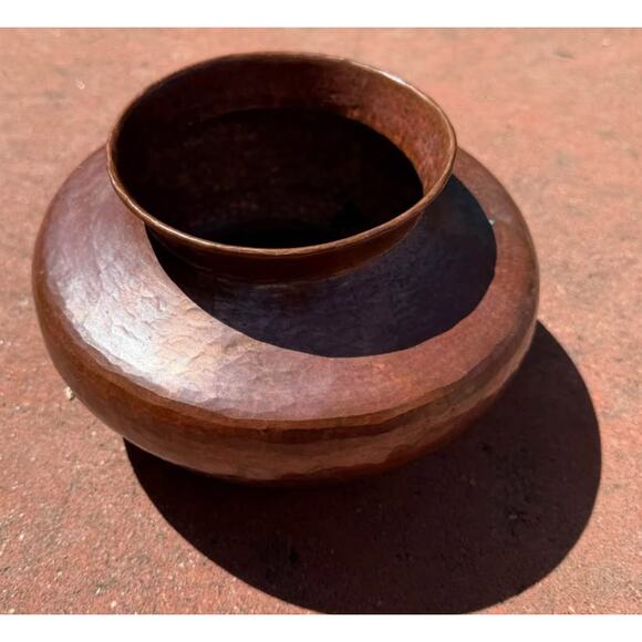 Hammered Copper solid vintage pot - Picture 5 of 6